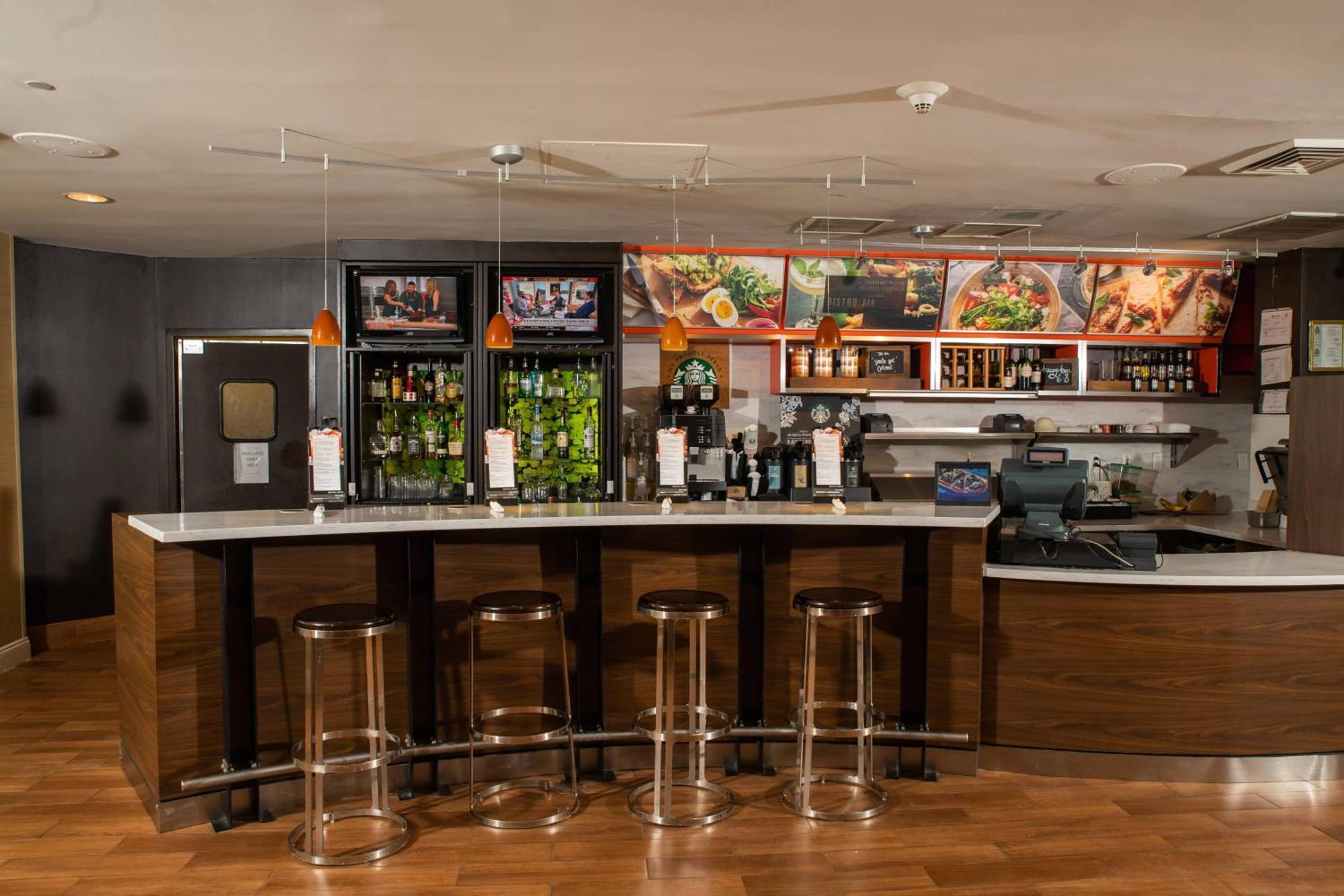 Courtyard By Marriott Erie Ambassador Conference Center Hotel Luaran gambar