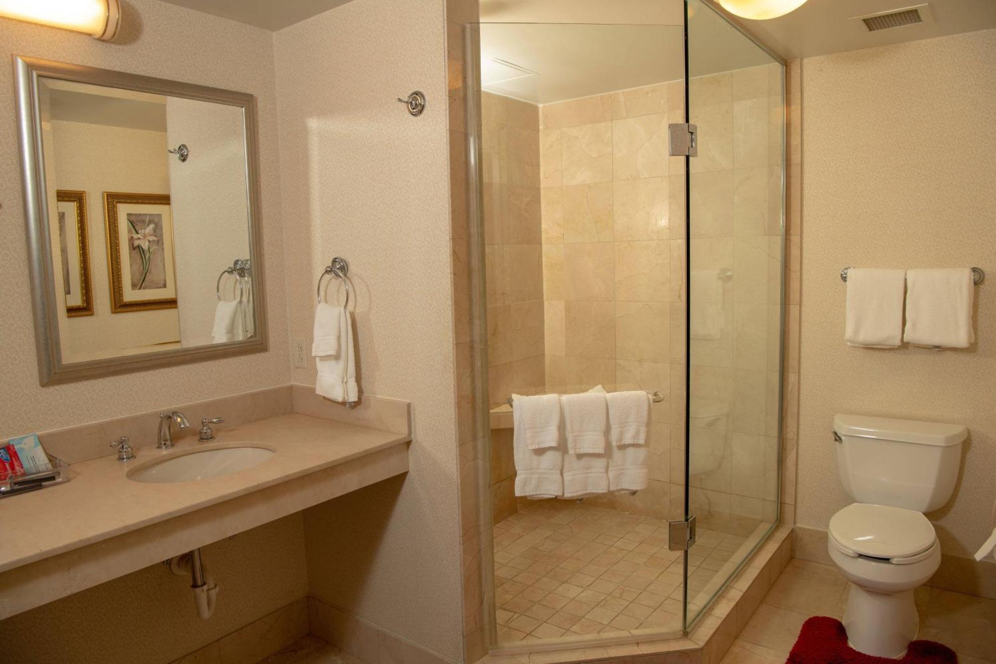 Courtyard By Marriott Erie Ambassador Conference Center Hotel Luaran gambar