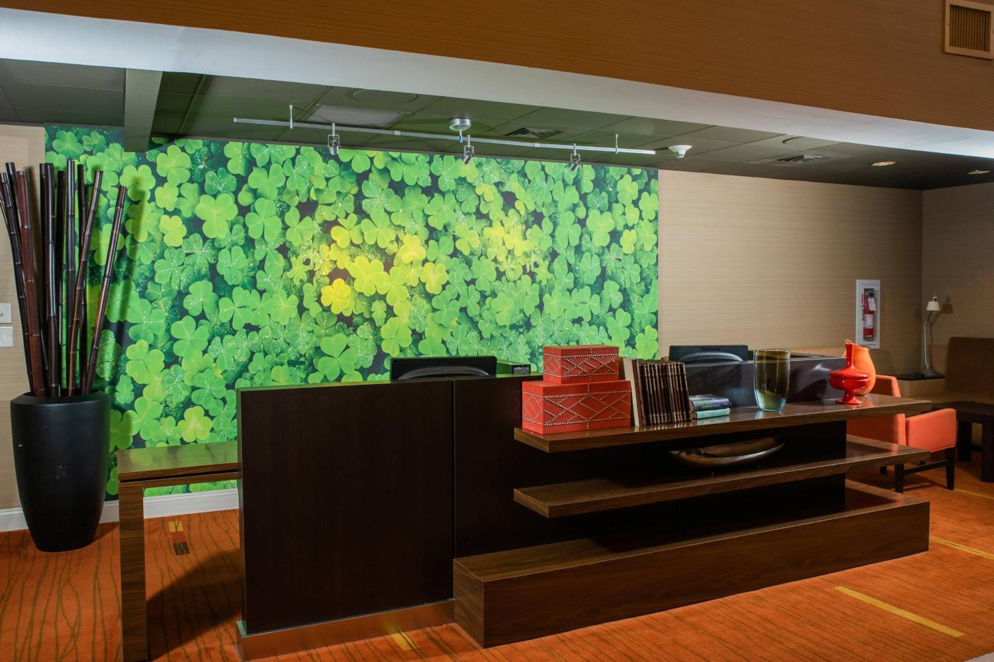 Courtyard By Marriott Erie Ambassador Conference Center Hotel Luaran gambar