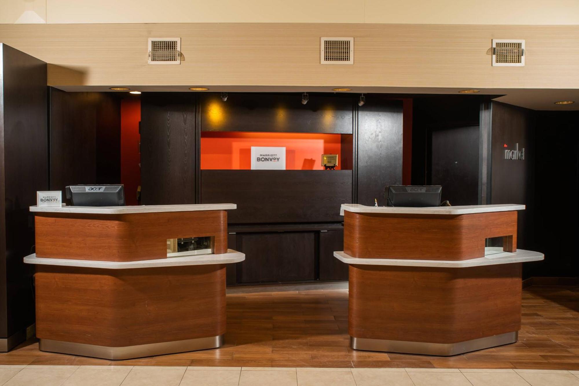 Courtyard By Marriott Erie Ambassador Conference Center Hotel Luaran gambar