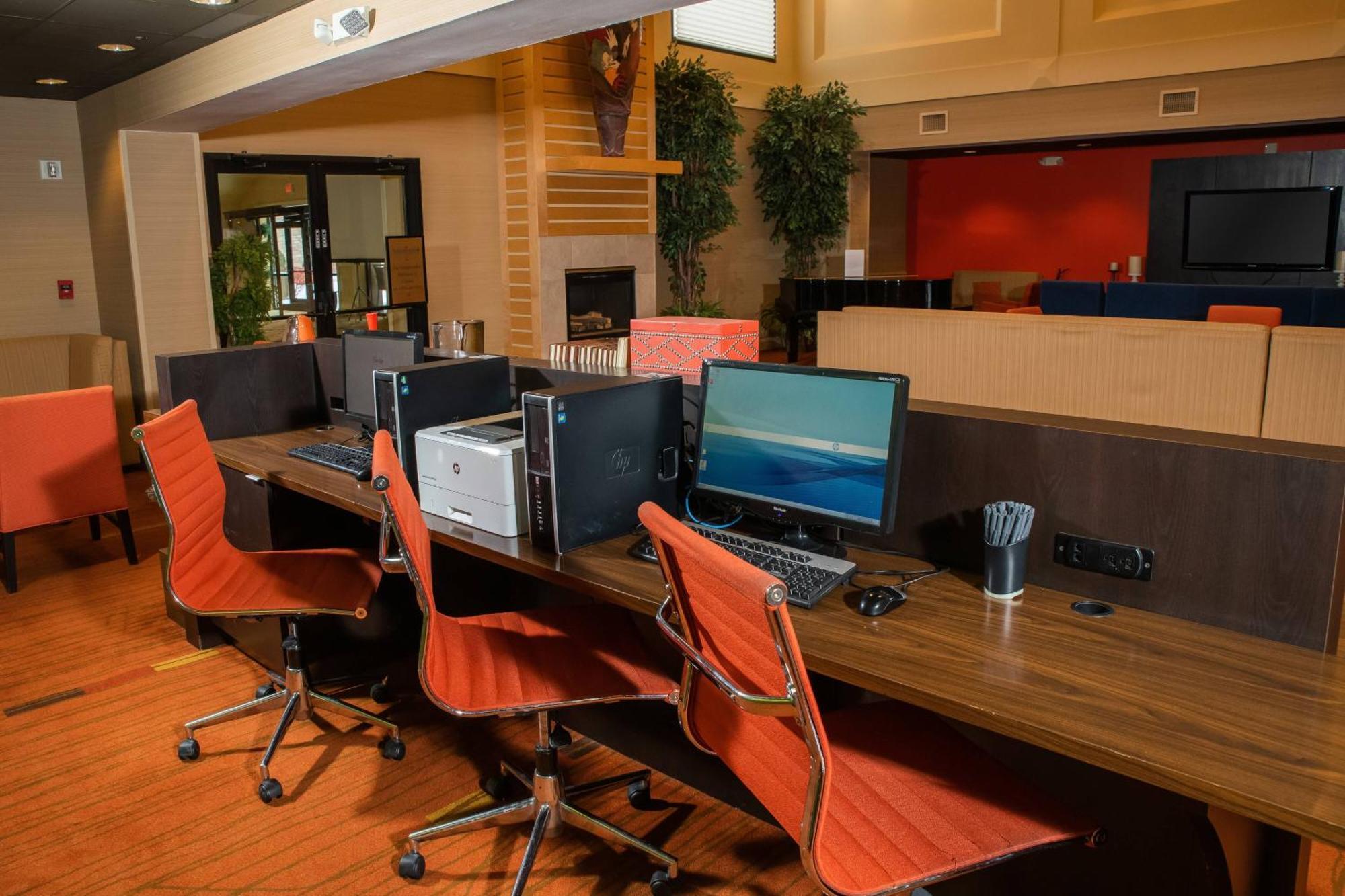 Courtyard By Marriott Erie Ambassador Conference Center Hotel Luaran gambar